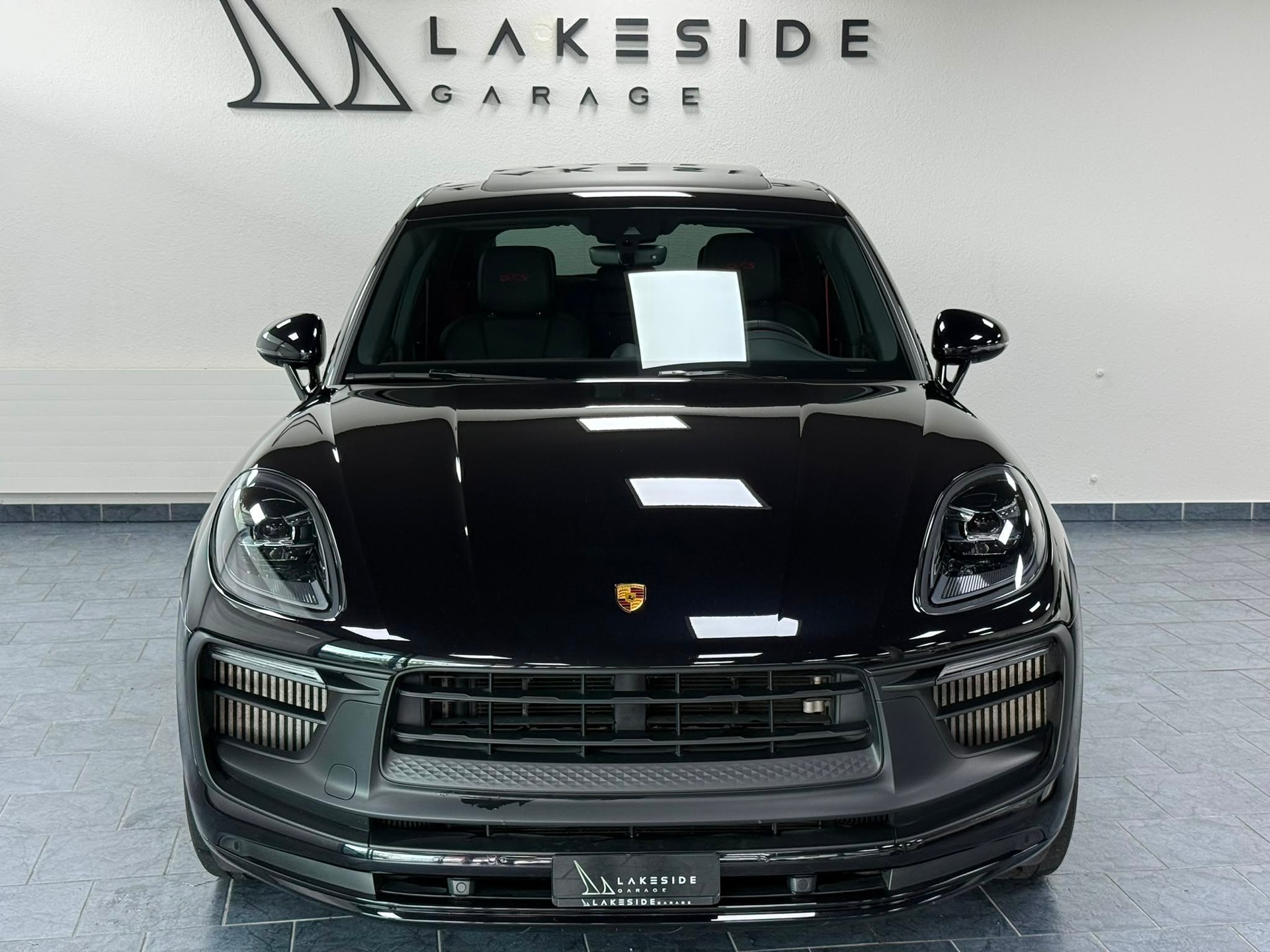 PORSCHE Macan GTS PDK-showroom-element-1
