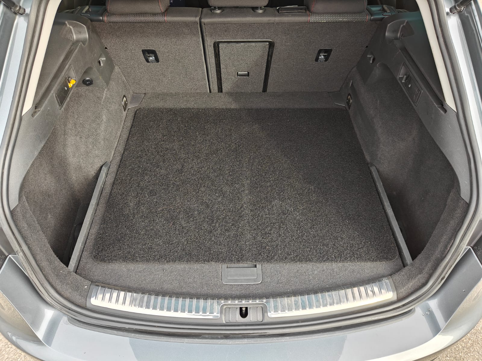 SEAT Leon ST 2.0 TDI FR DSG-image-12