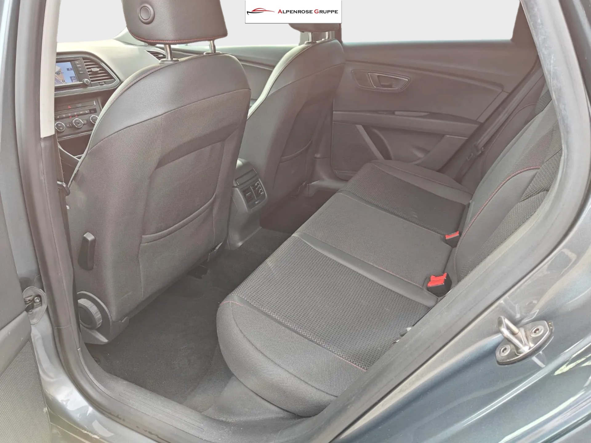SEAT Leon ST 2.0 TDI FR DSG-image-8