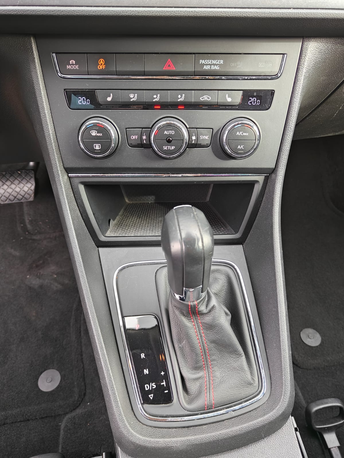 SEAT Leon ST 2.0 TDI FR DSG-image-11