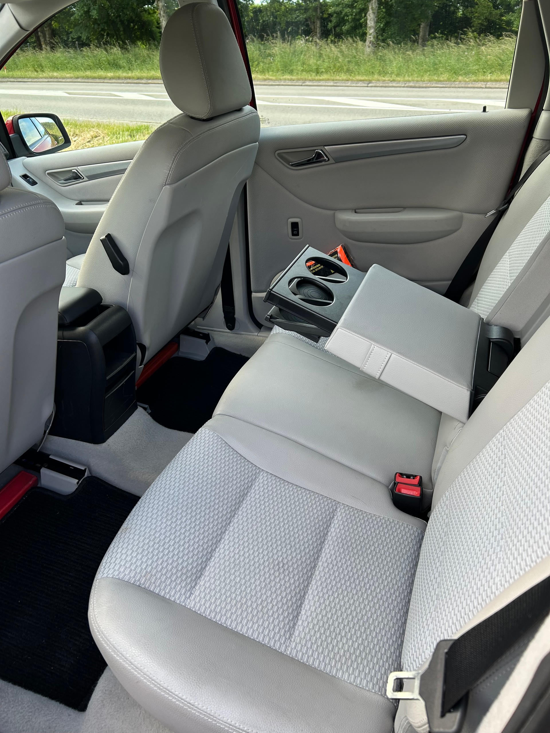 MERCEDES-BENZ B 170-image-4