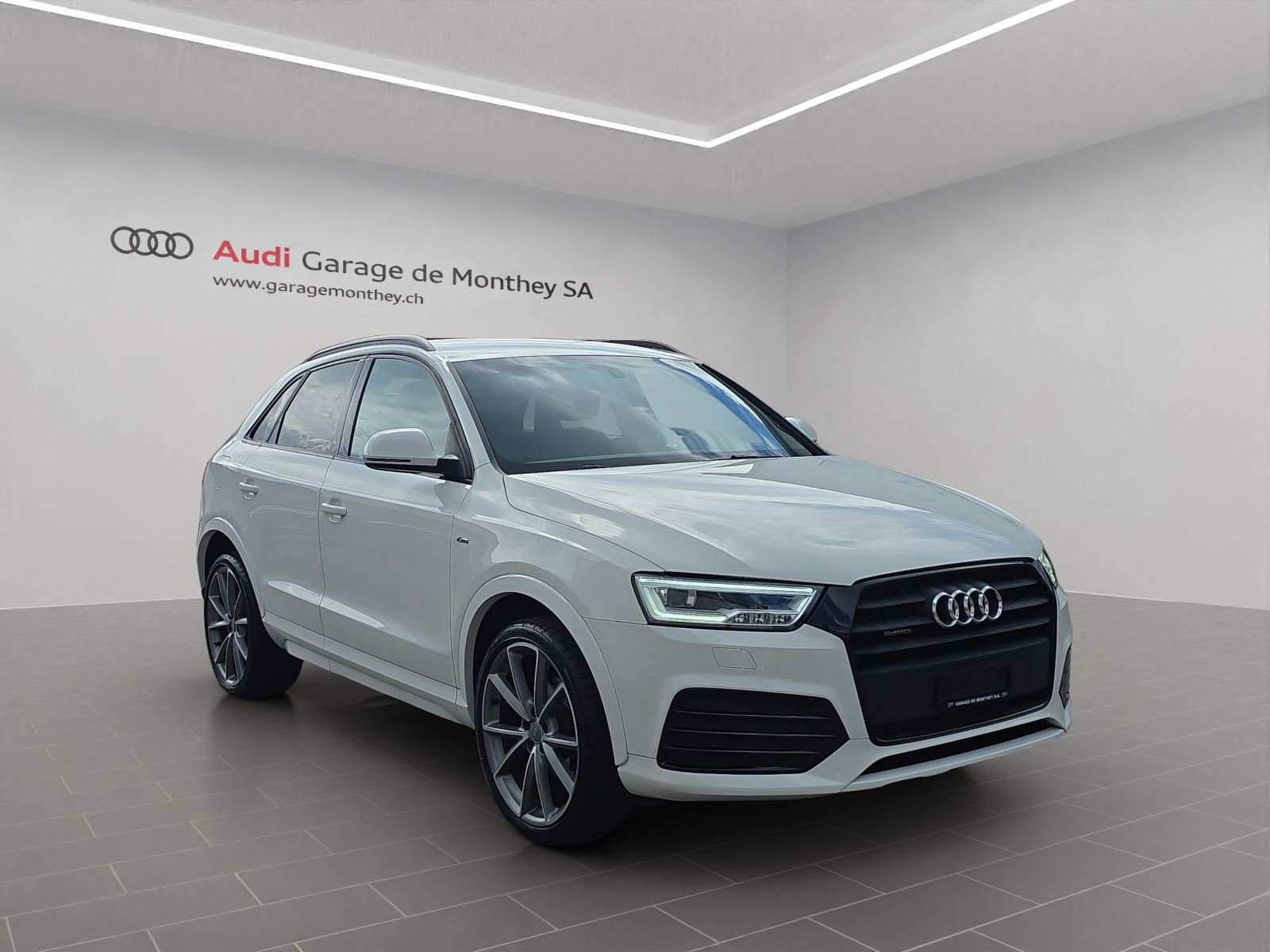 AUDI Q3 2.0 TFSI sport quattro S-tronic-image-2