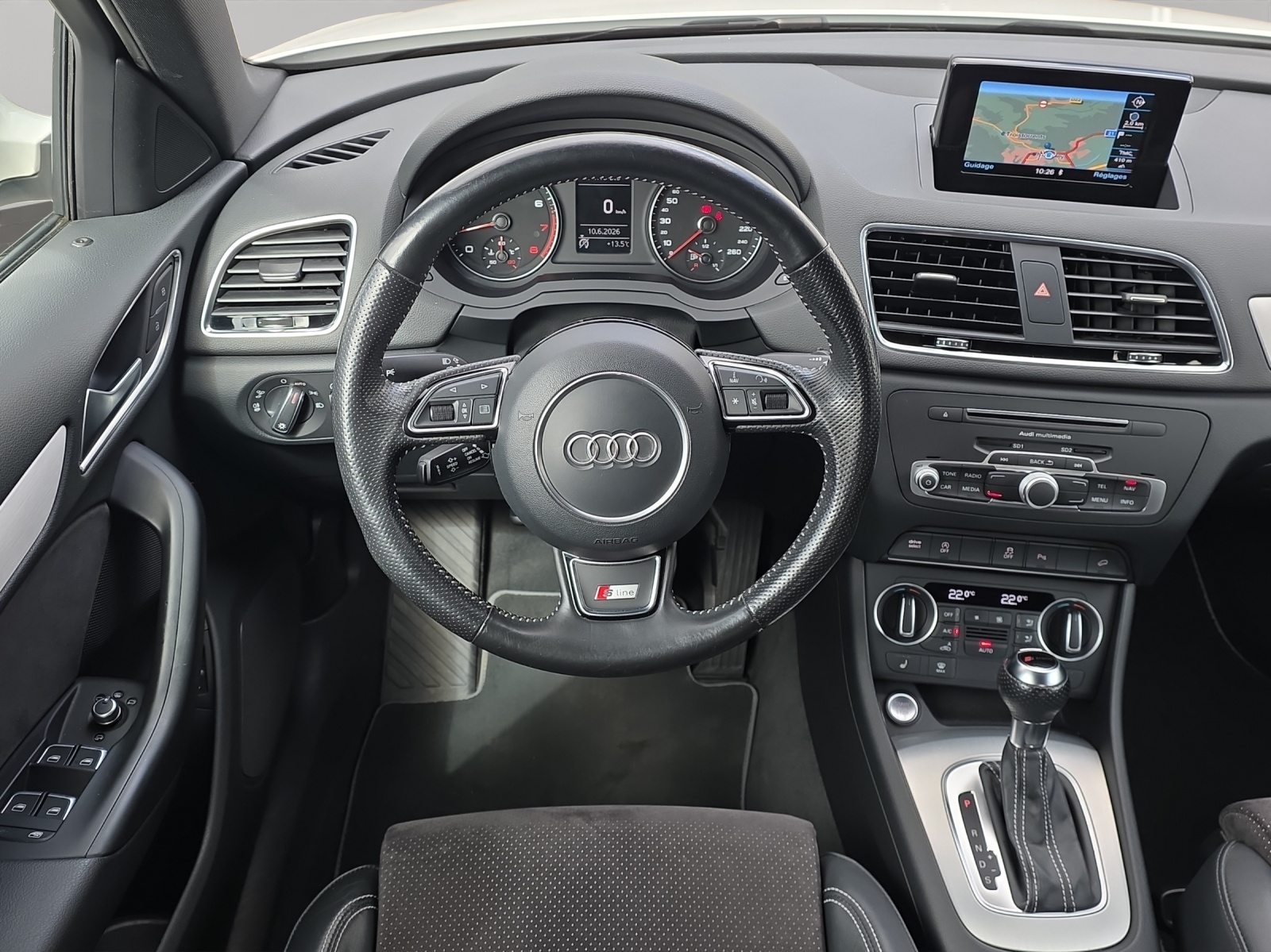 AUDI Q3 2.0 TFSI sport quattro S-tronic-image-10