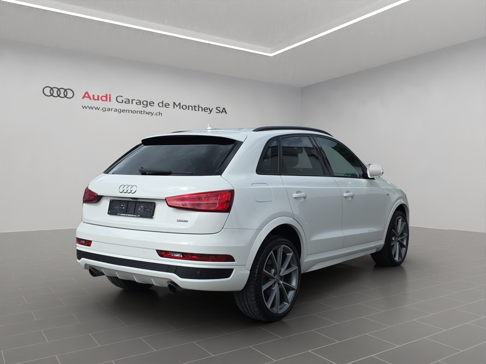 AUDI Q3 2.0 TFSI sport quattro S-tronic-image-3