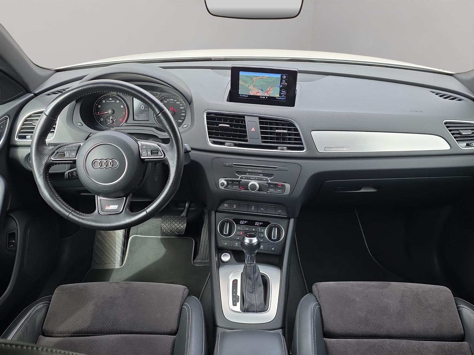 AUDI Q3 2.0 TFSI sport quattro S-tronic-image-9