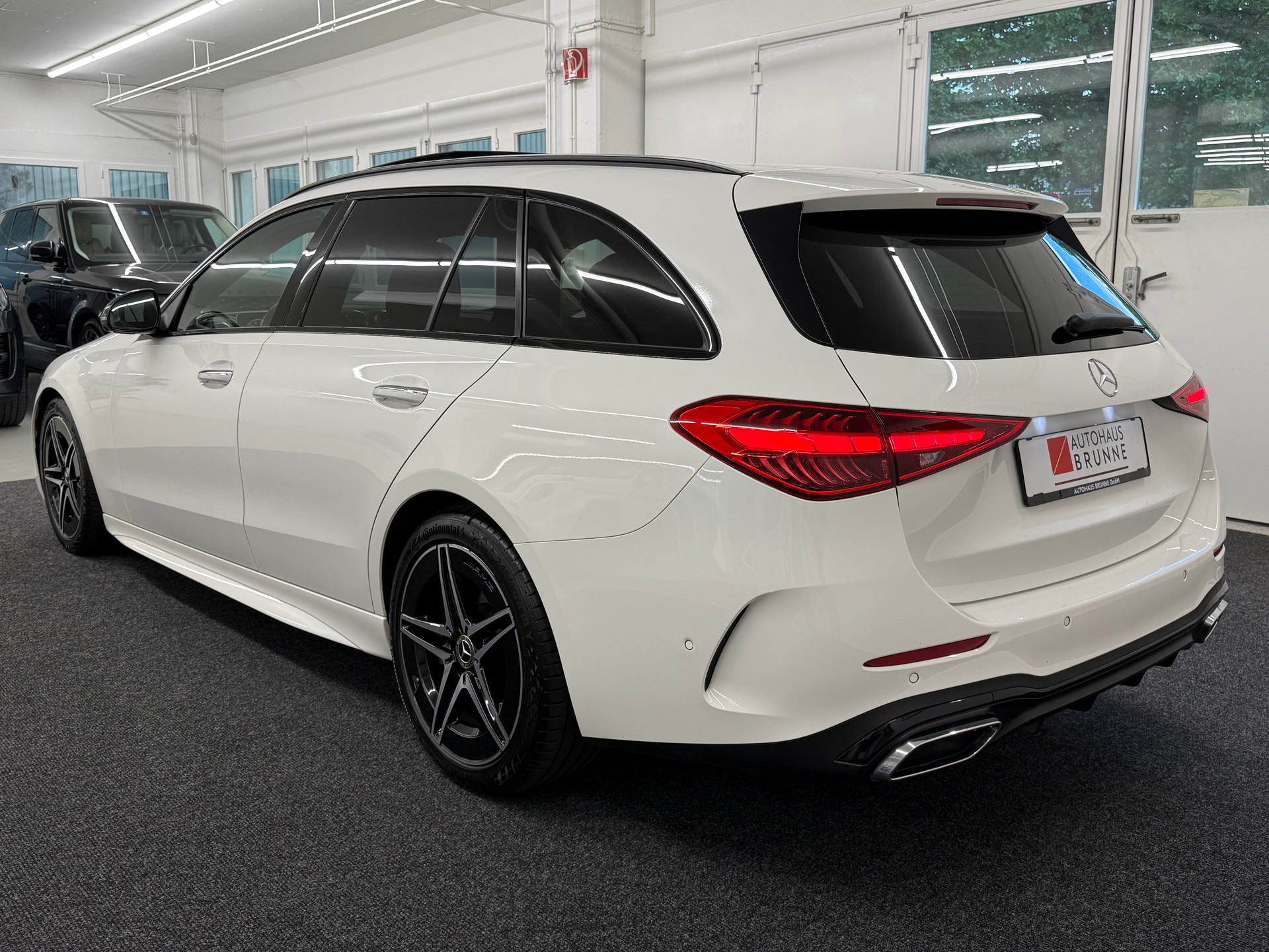MERCEDES-BENZ C 220 d T 4Matic AMG Line-image-7