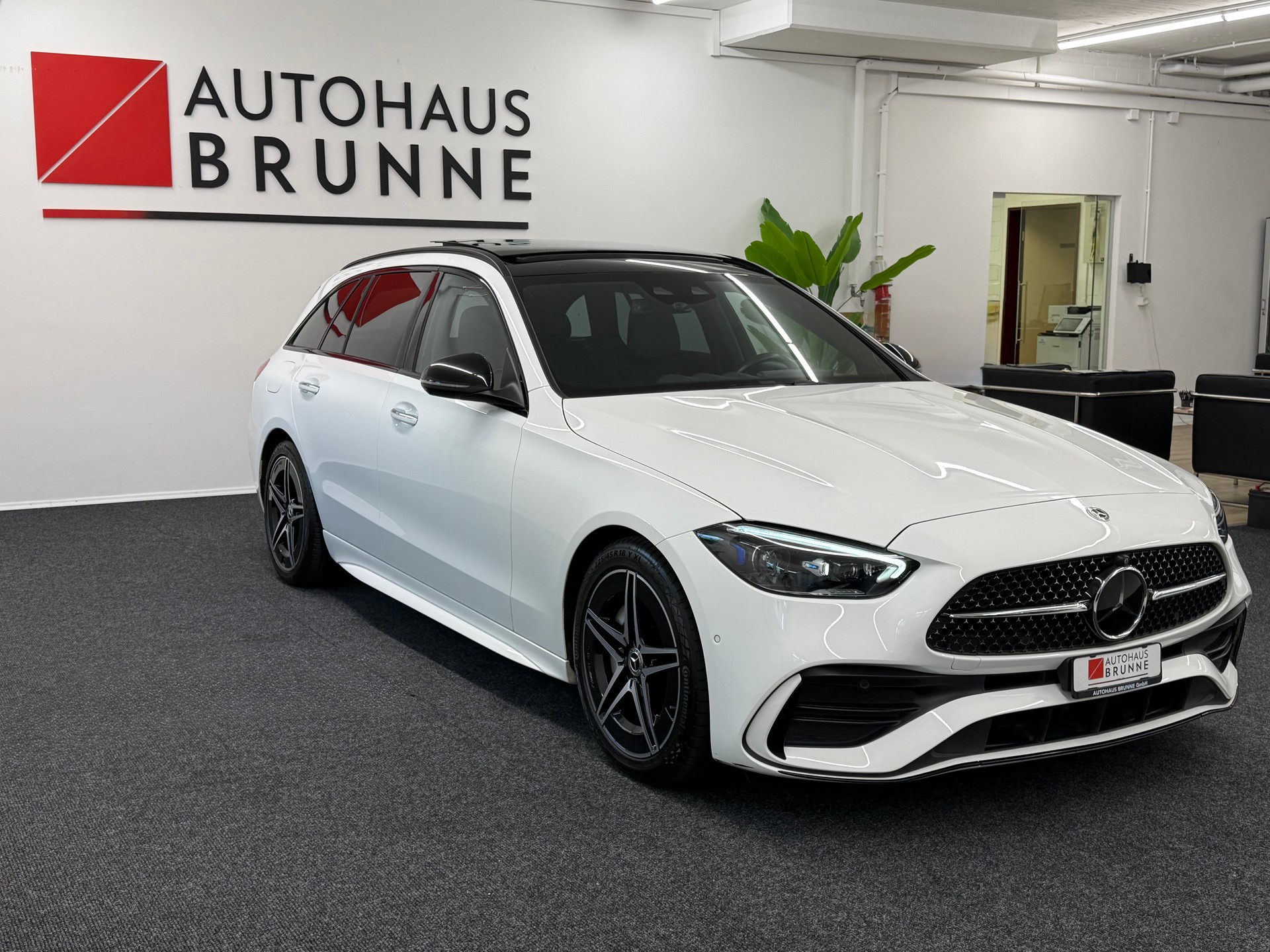 MERCEDES-BENZ C 220 d T 4Matic AMG Line-image-2