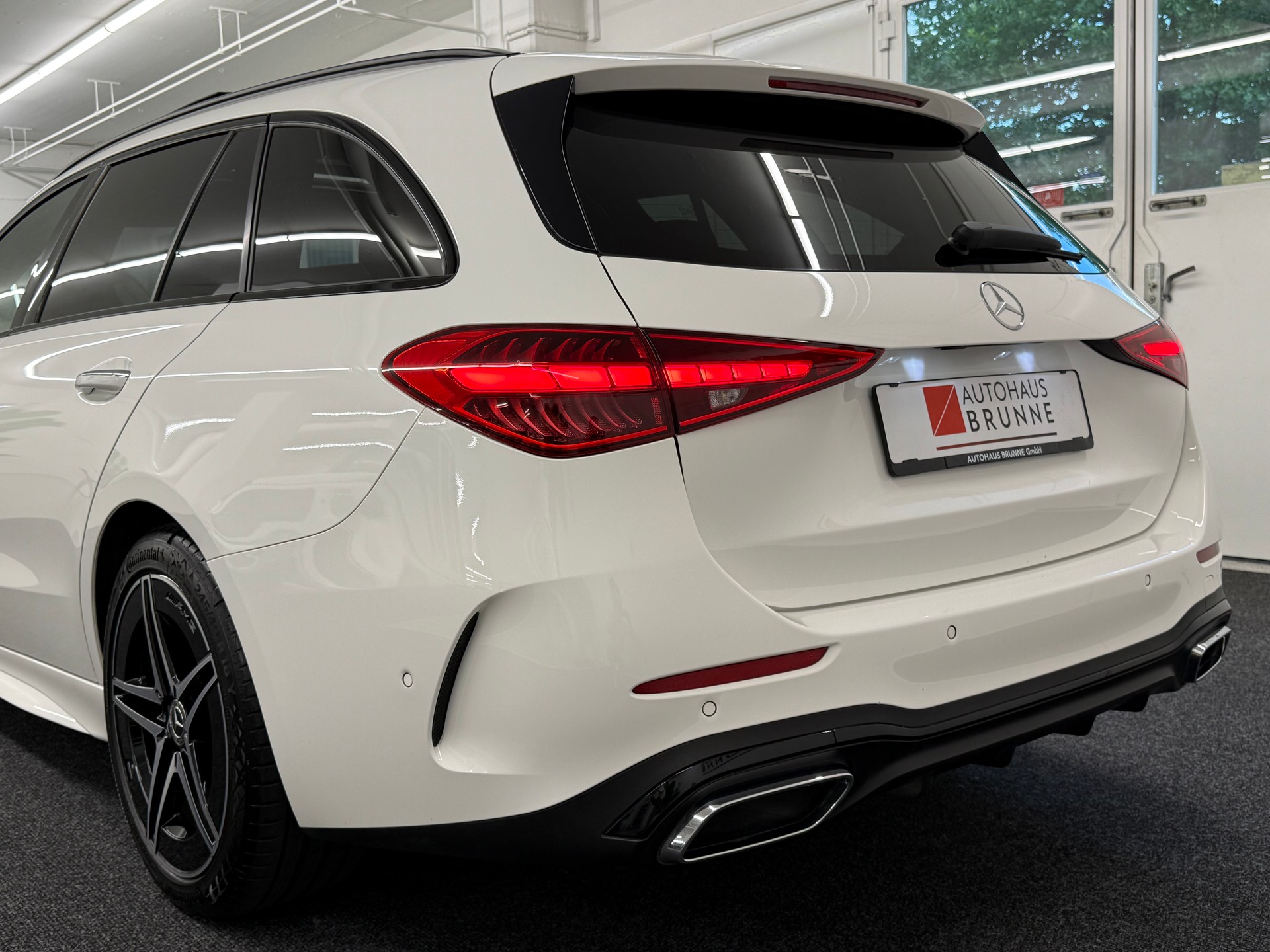 MERCEDES-BENZ C 220 d T 4Matic AMG Line-image-9