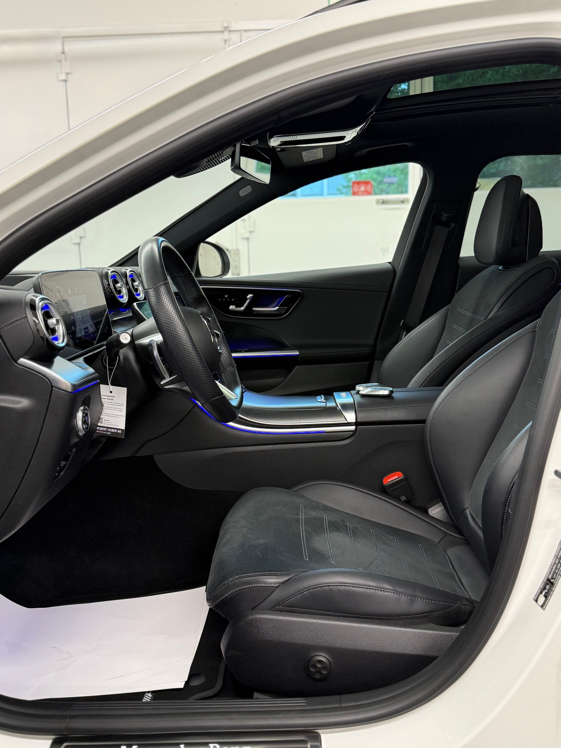 MERCEDES-BENZ C 220 d T 4Matic AMG Line-image-21