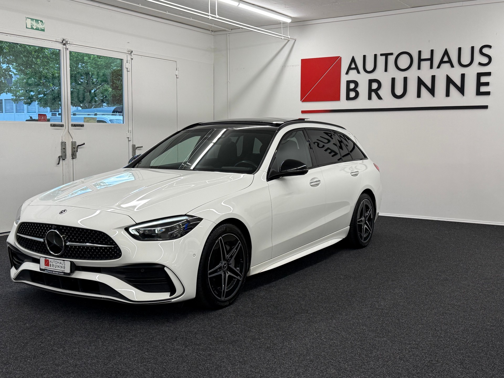 MERCEDES-BENZ C 220 d T 4Matic AMG Line-image-0
