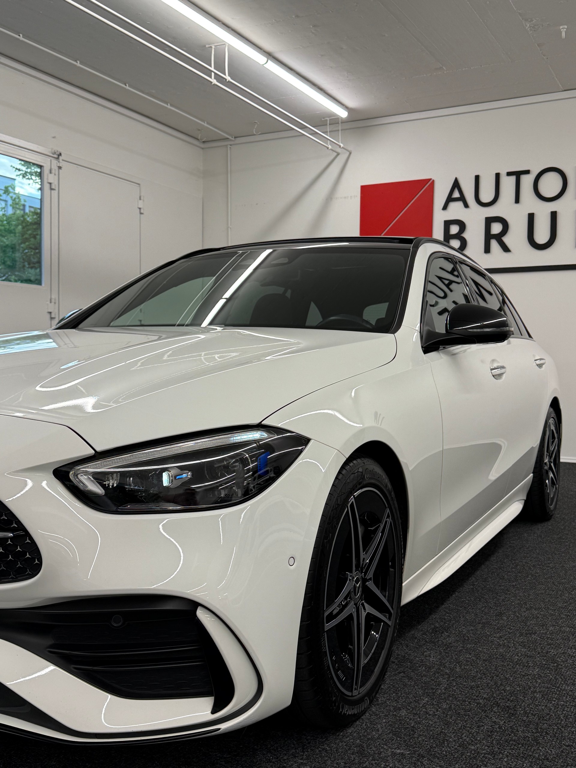 MERCEDES-BENZ C 220 d T 4Matic AMG Line-image-3