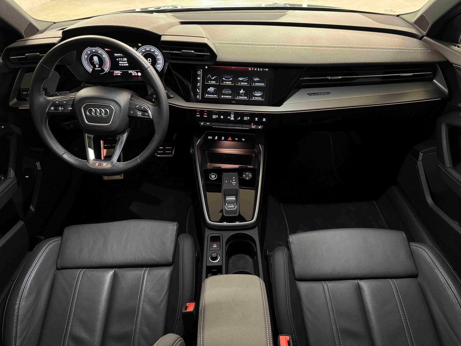 AUDI A3 Sportback 40 TFSI S line quattro S-tronic-image-10