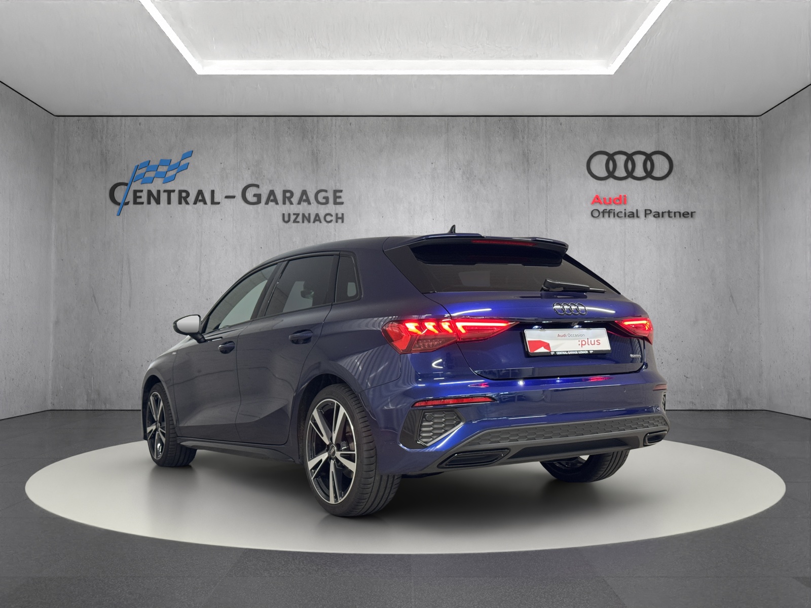 AUDI A3 Sportback 40 TFSI S line quattro S-tronic-image-2