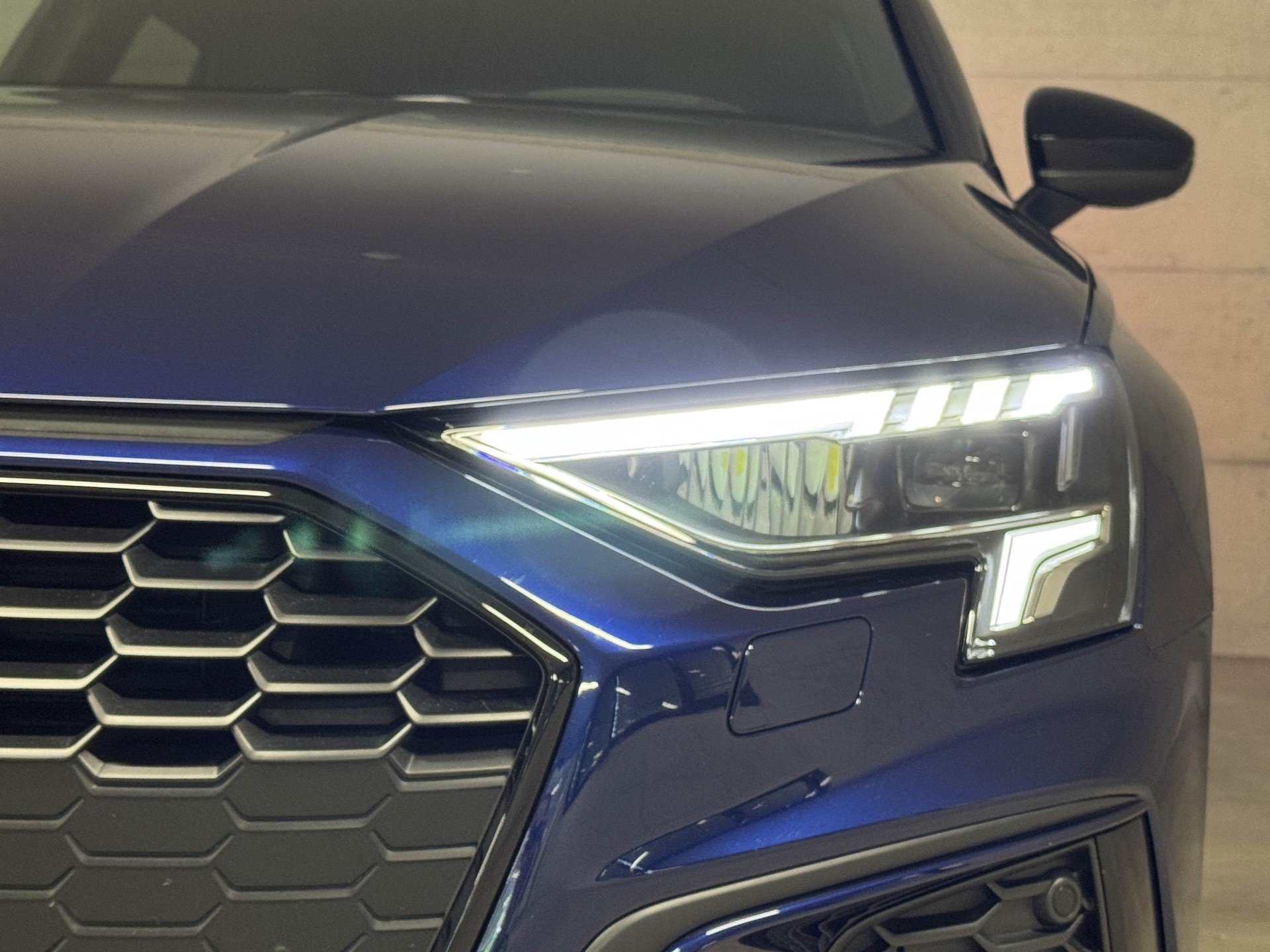 AUDI A3 Sportback 40 TFSI S line quattro S-tronic-image-5