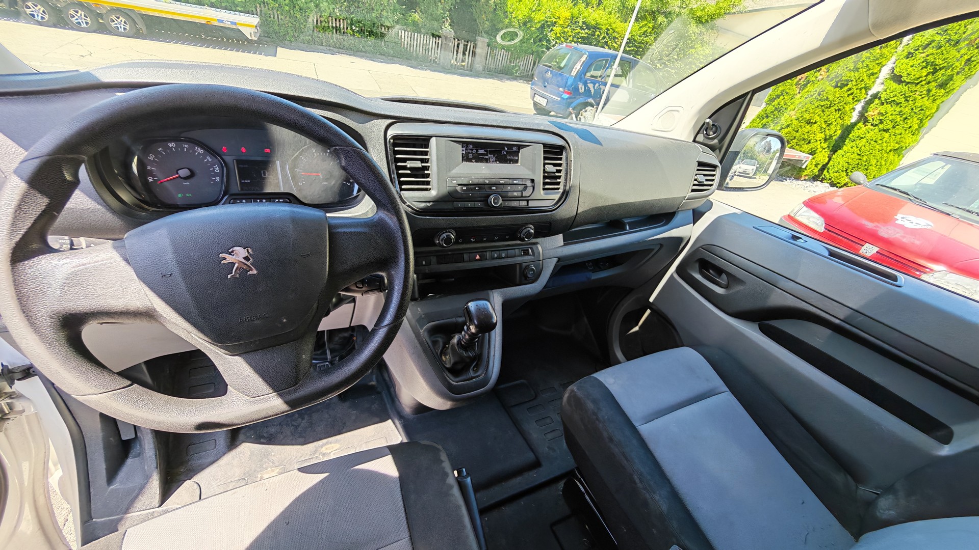 PEUGEOT Expert 2.0 BlueHDi 120 Active Standard-image-6