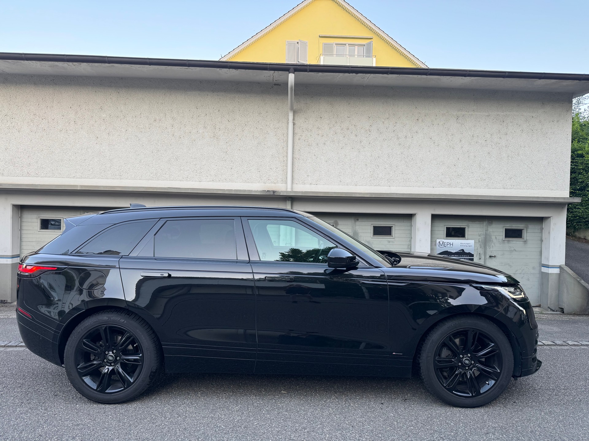 LAND ROVER Range Rover Velar R-Dynamic P 300 S Automatic-image-3