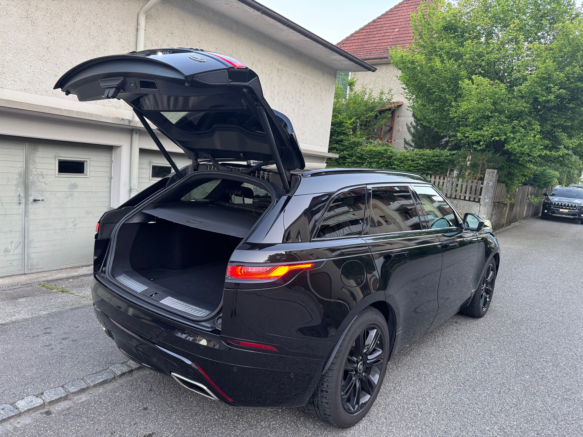 LAND ROVER Range Rover Velar R-Dynamic P 300 S Automatic-image-5