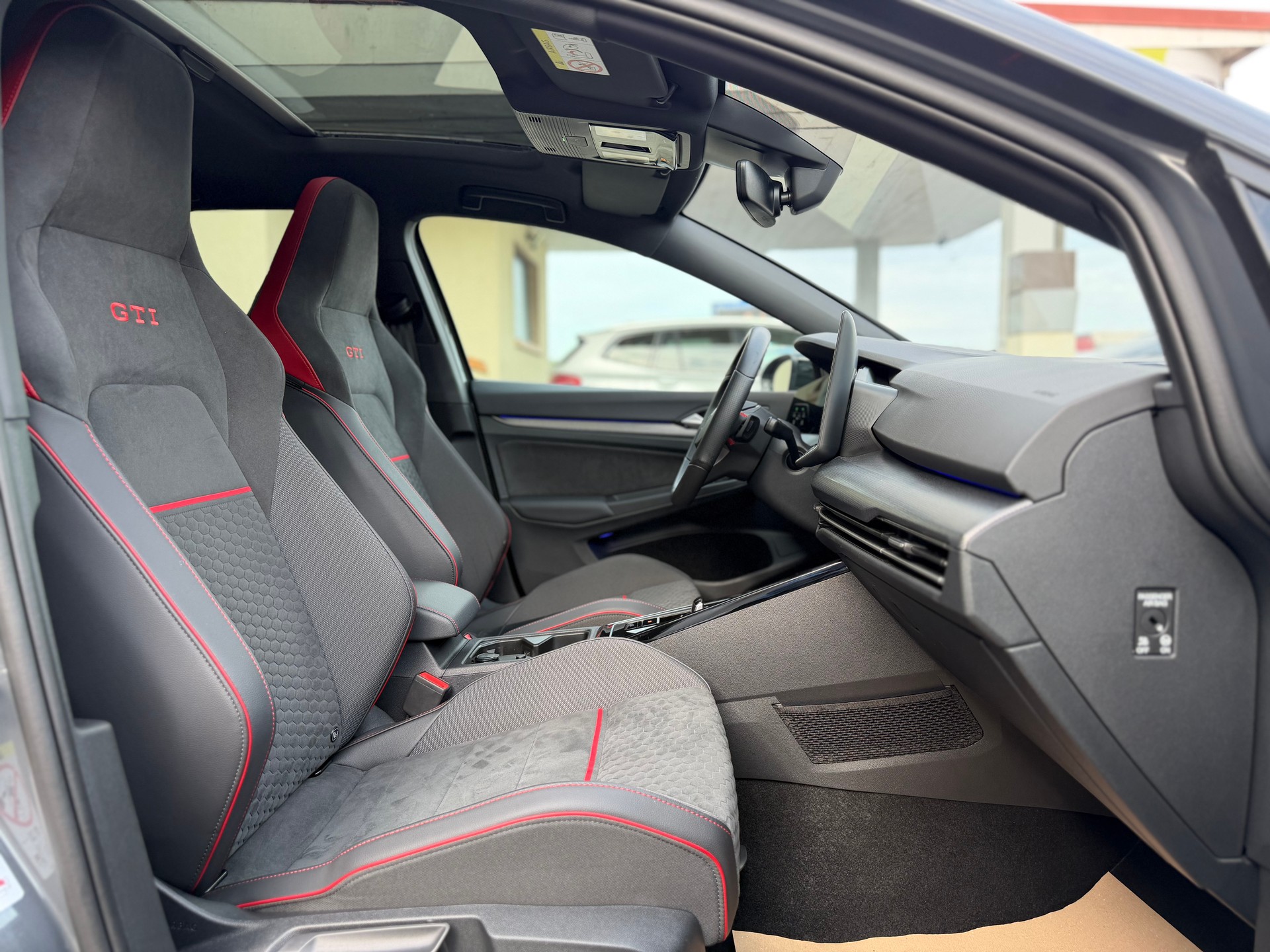 VW Golf 2.0 TSI GTI Clubsport DSG Akrapovic-image-14