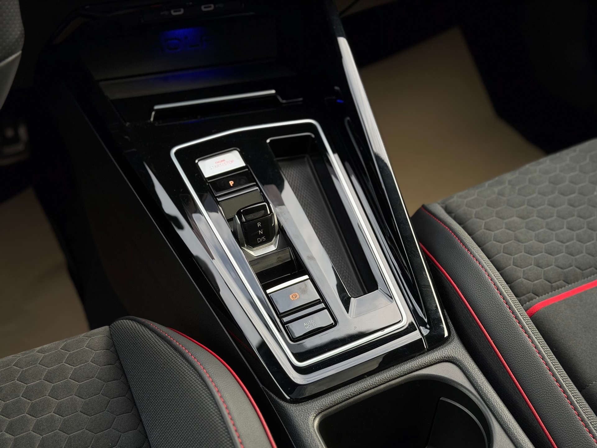 VW Golf 2.0 TSI GTI Clubsport DSG Akrapovic-image-18