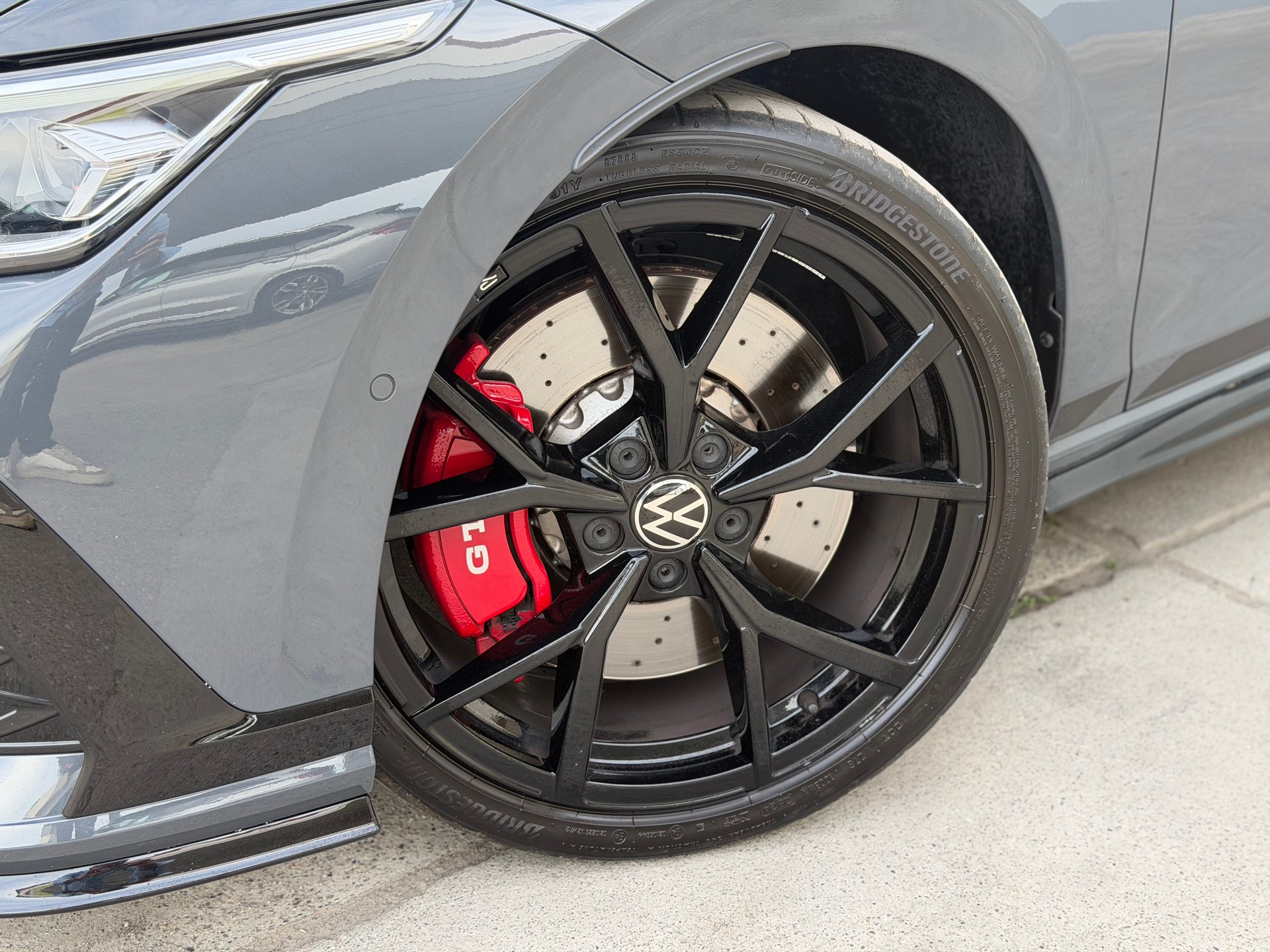 VW Golf 2.0 TSI GTI Clubsport DSG Akrapovic-image-9