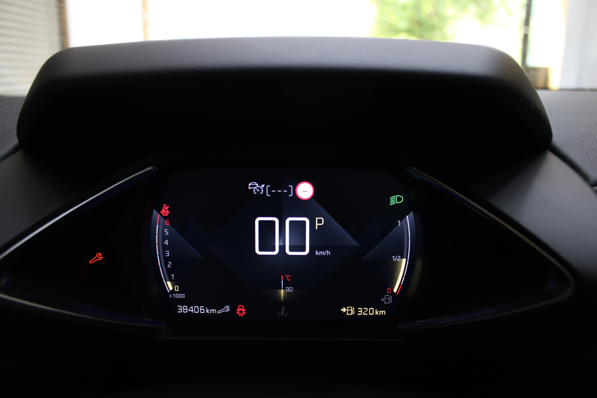 DS AUTOMOBILES DS 3 Crossback 1.2 PureTech Bastille EAT8-image-9