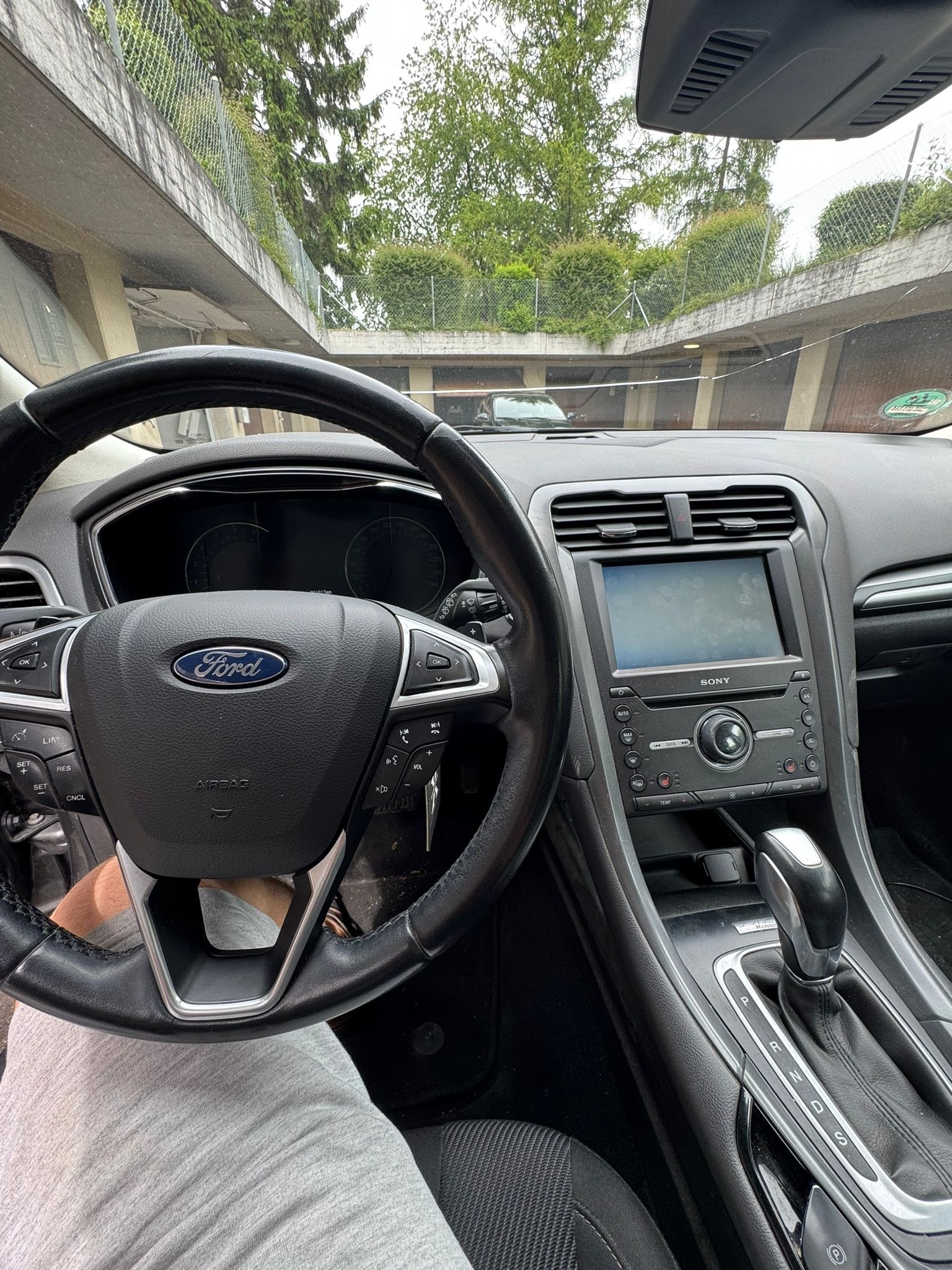 FORD Mondeo 2.0 TDCi Trend PowerShift-image-9