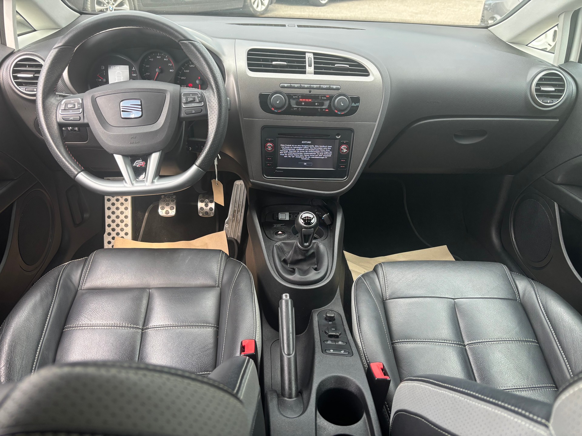 SEAT Leon 1.4 TSI FR-image-6