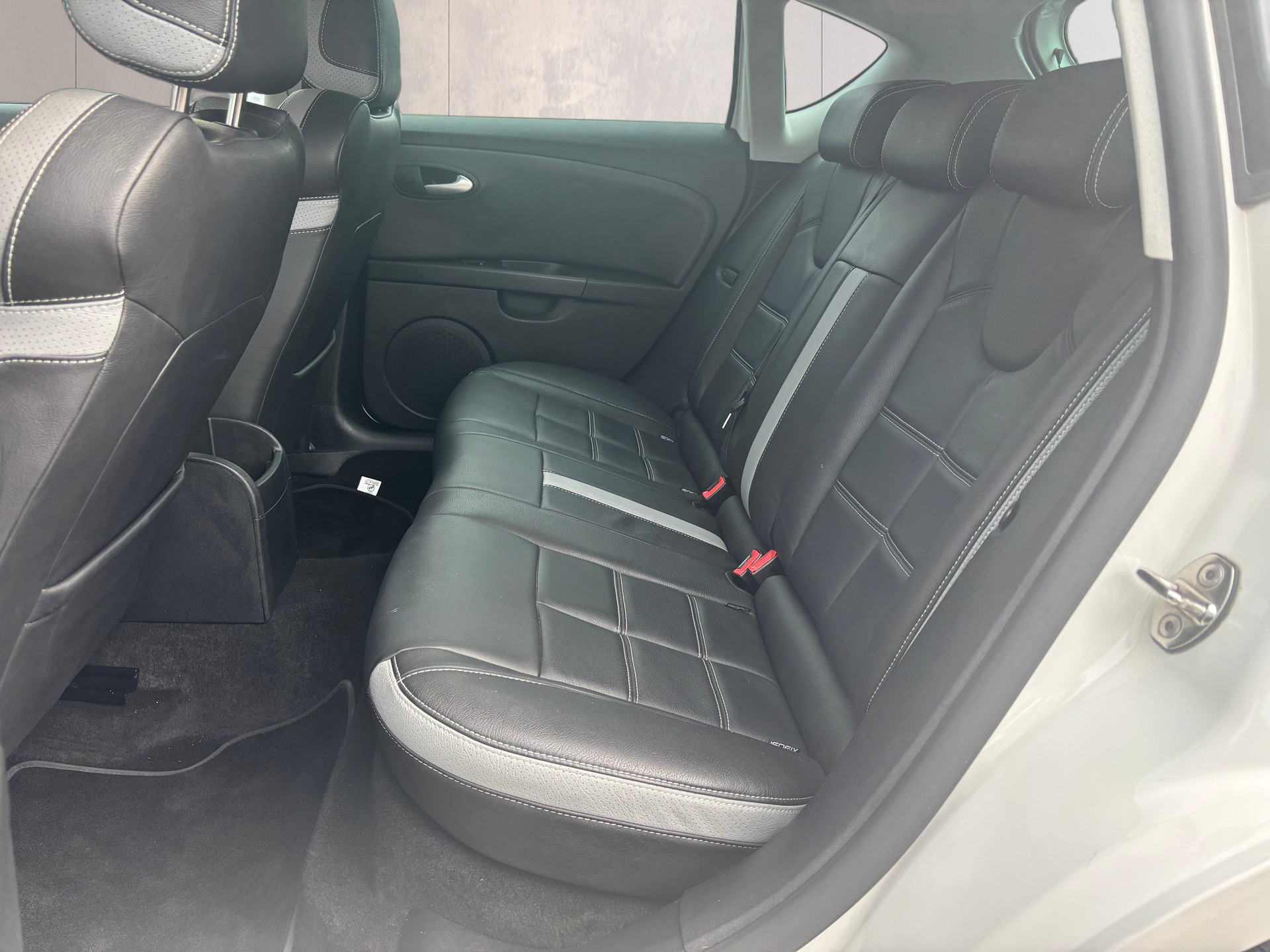 SEAT Leon 1.4 TSI FR-image-10