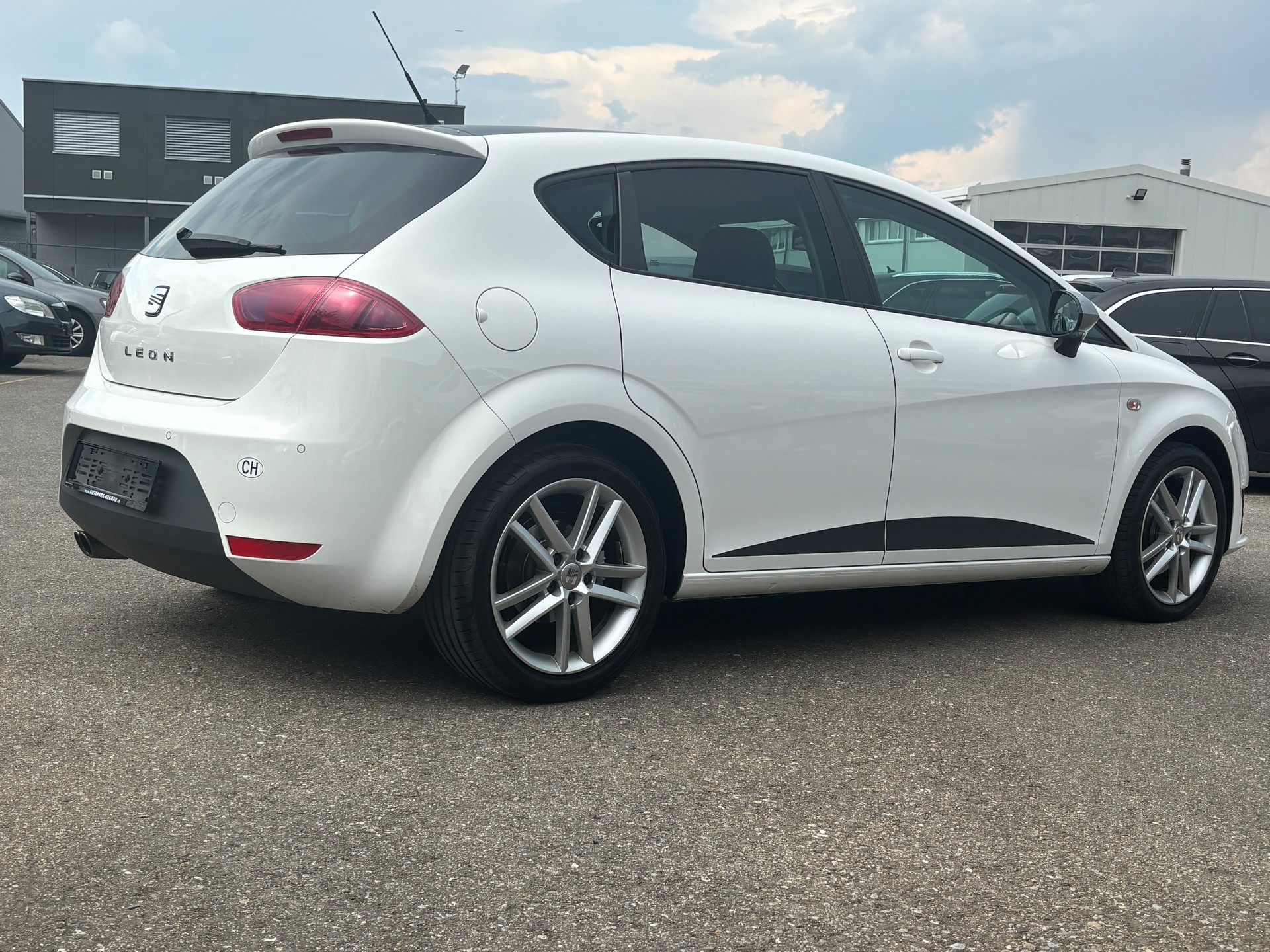 SEAT Leon 1.4 TSI FR-image-5