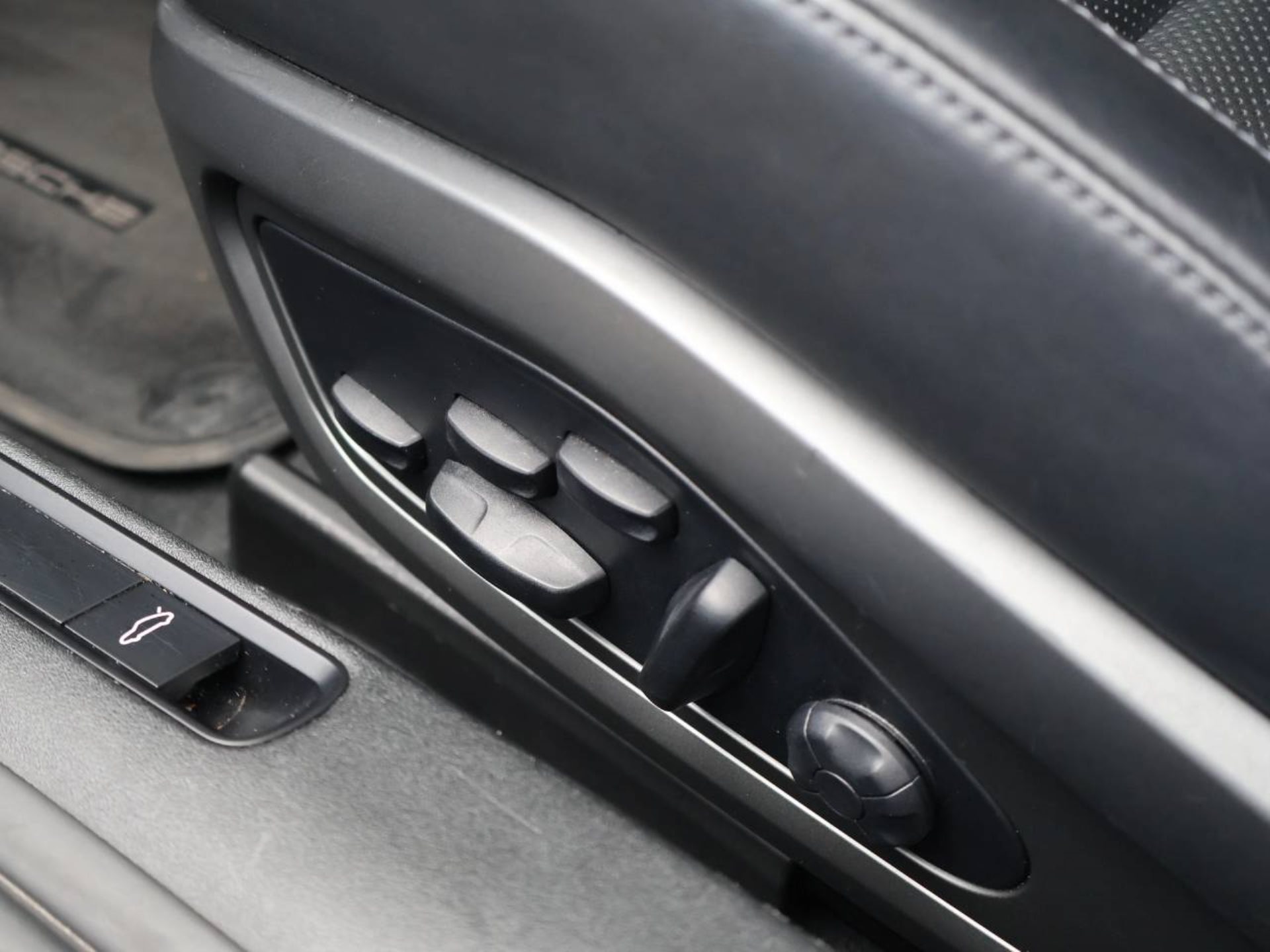 PORSCHE 911 Carrera 4S-image-29