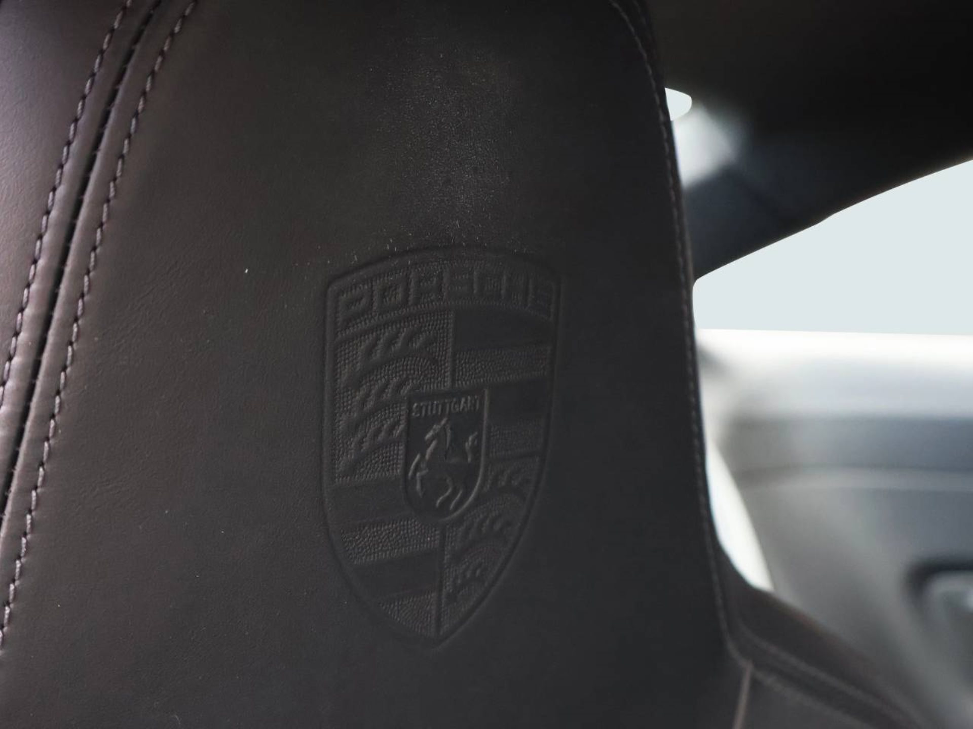 PORSCHE 911 Carrera 4S-image-25