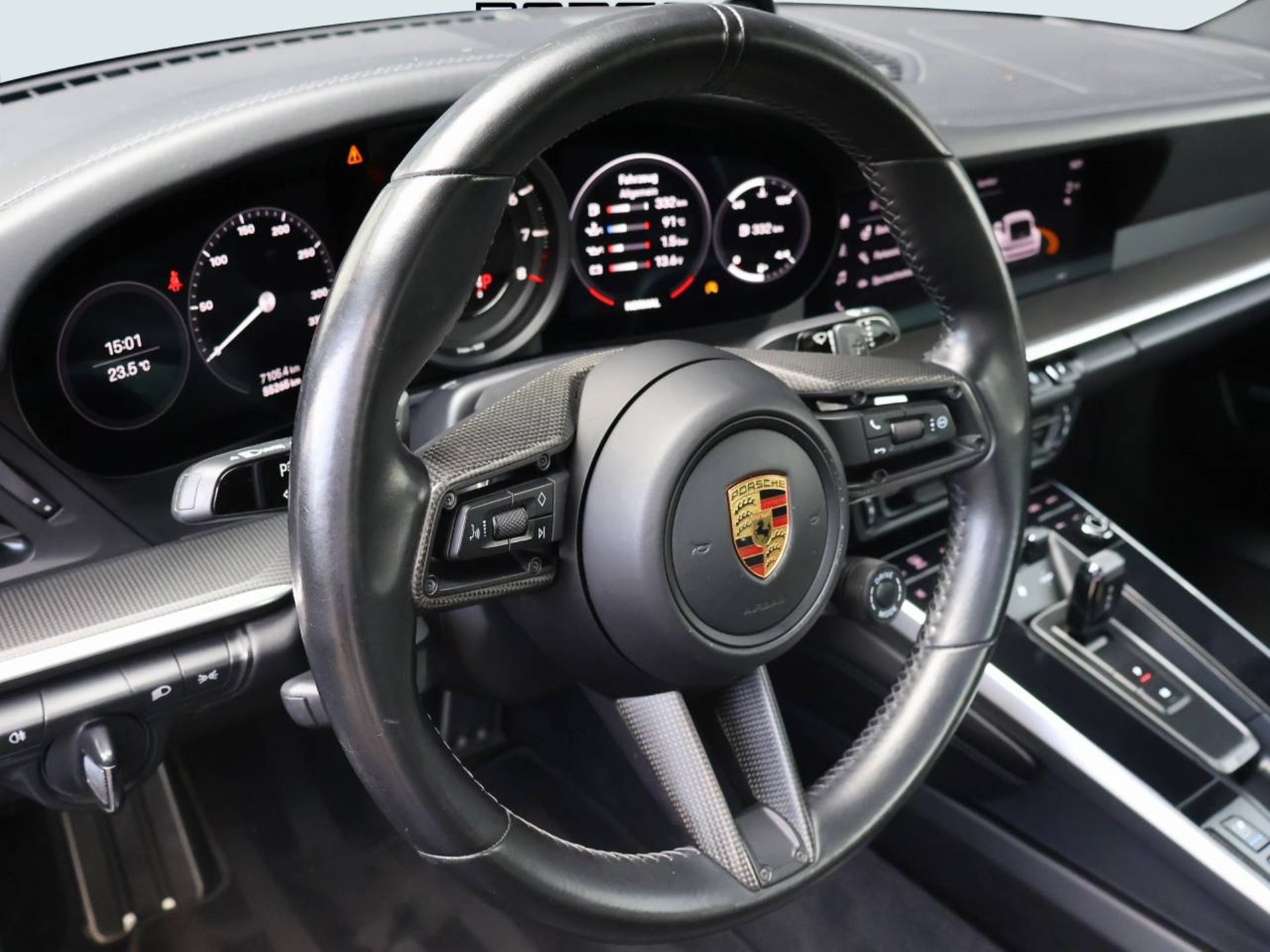 PORSCHE 911 Carrera 4S-image-11