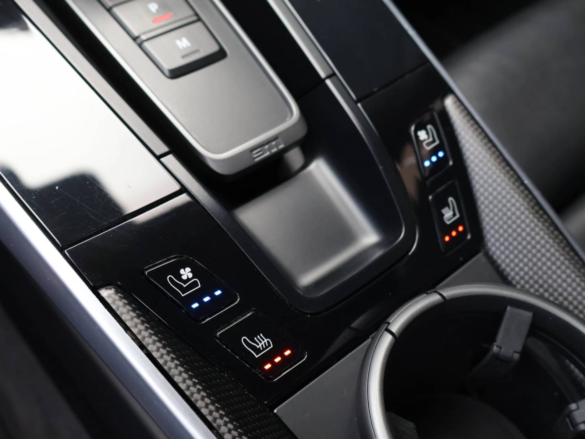 PORSCHE 911 Carrera 4S-image-26
