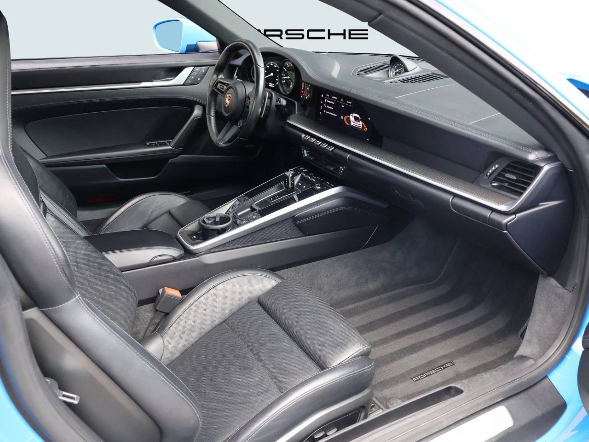 PORSCHE 911 Carrera 4S-image-12