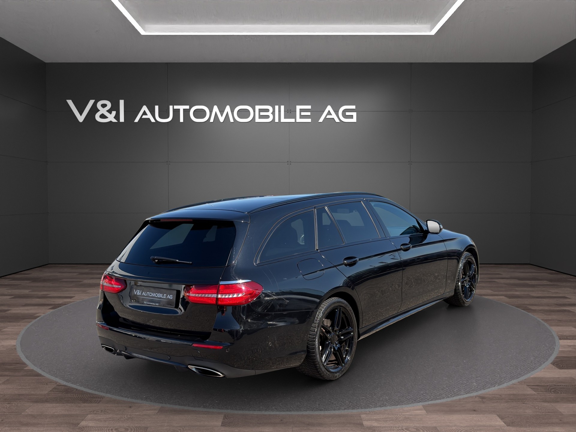 MERCEDES-BENZ E 250 AMG Line 9G-Tronic-image-4