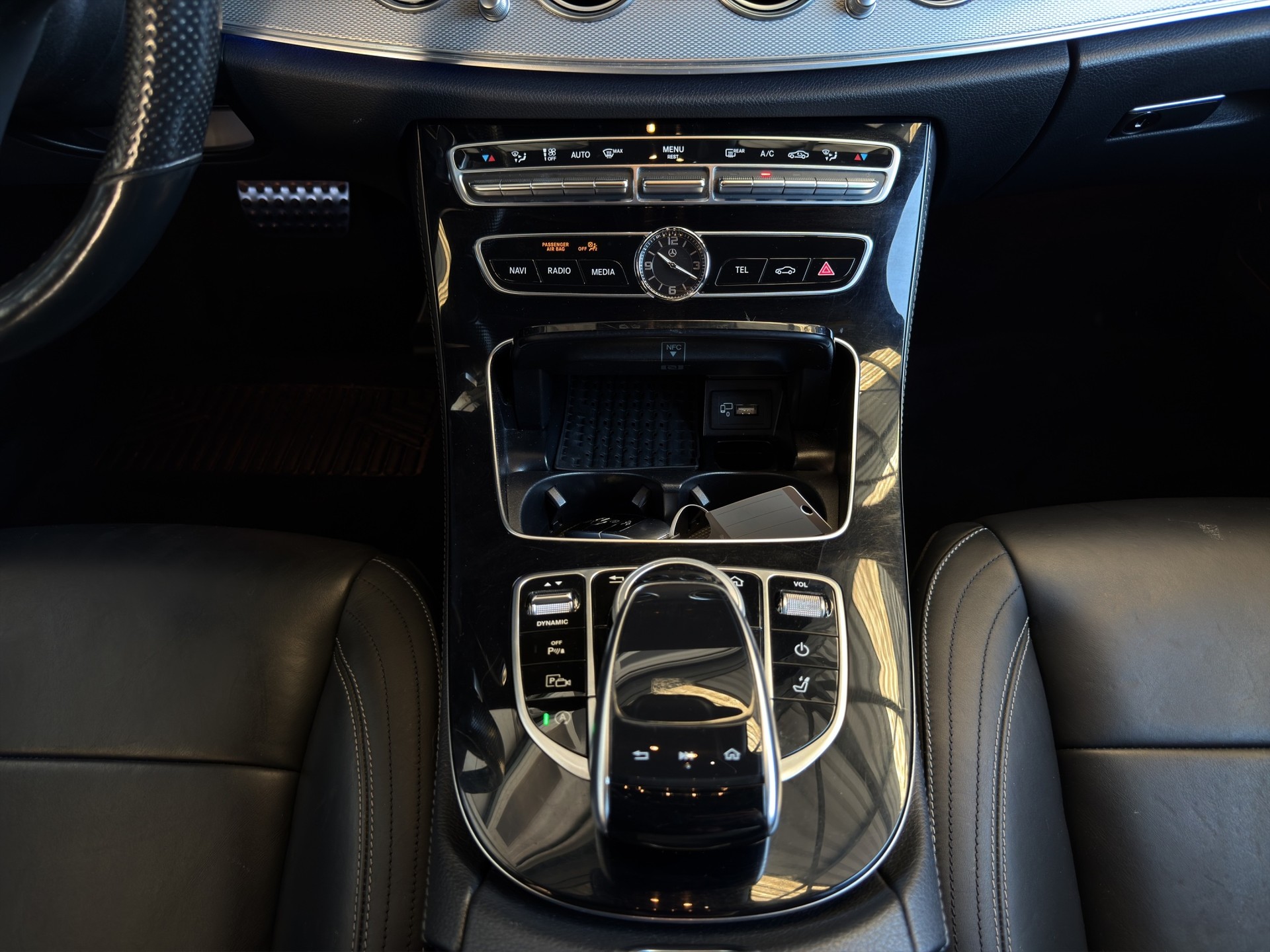 MERCEDES-BENZ E 250 AMG Line 9G-Tronic-image-12