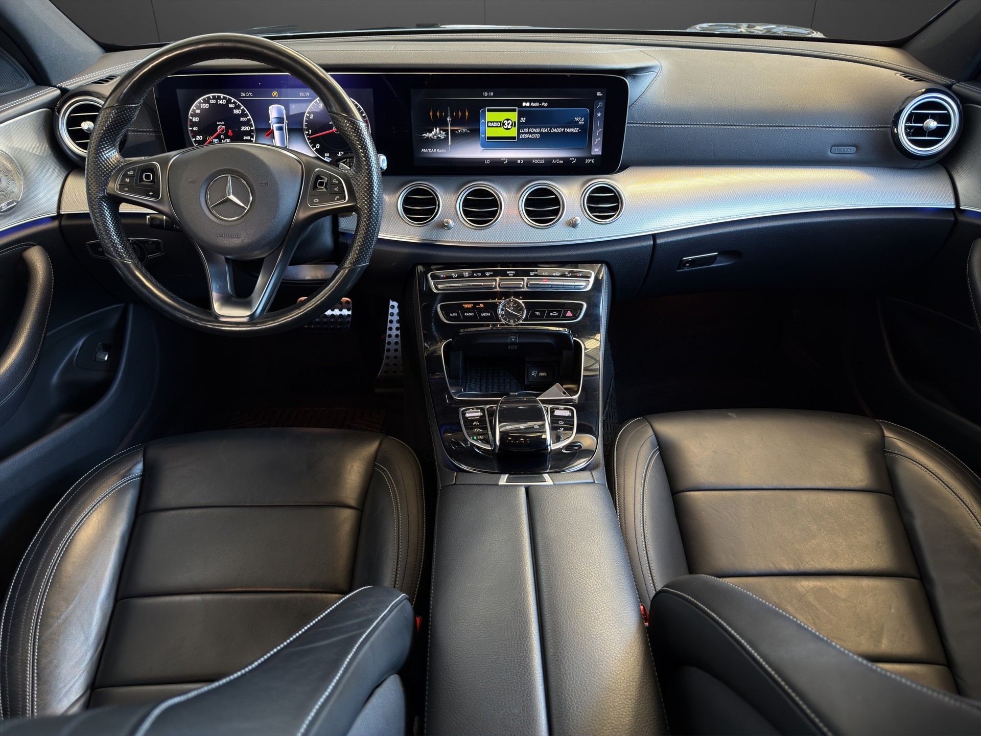 MERCEDES-BENZ E 250 AMG Line 9G-Tronic-image-10