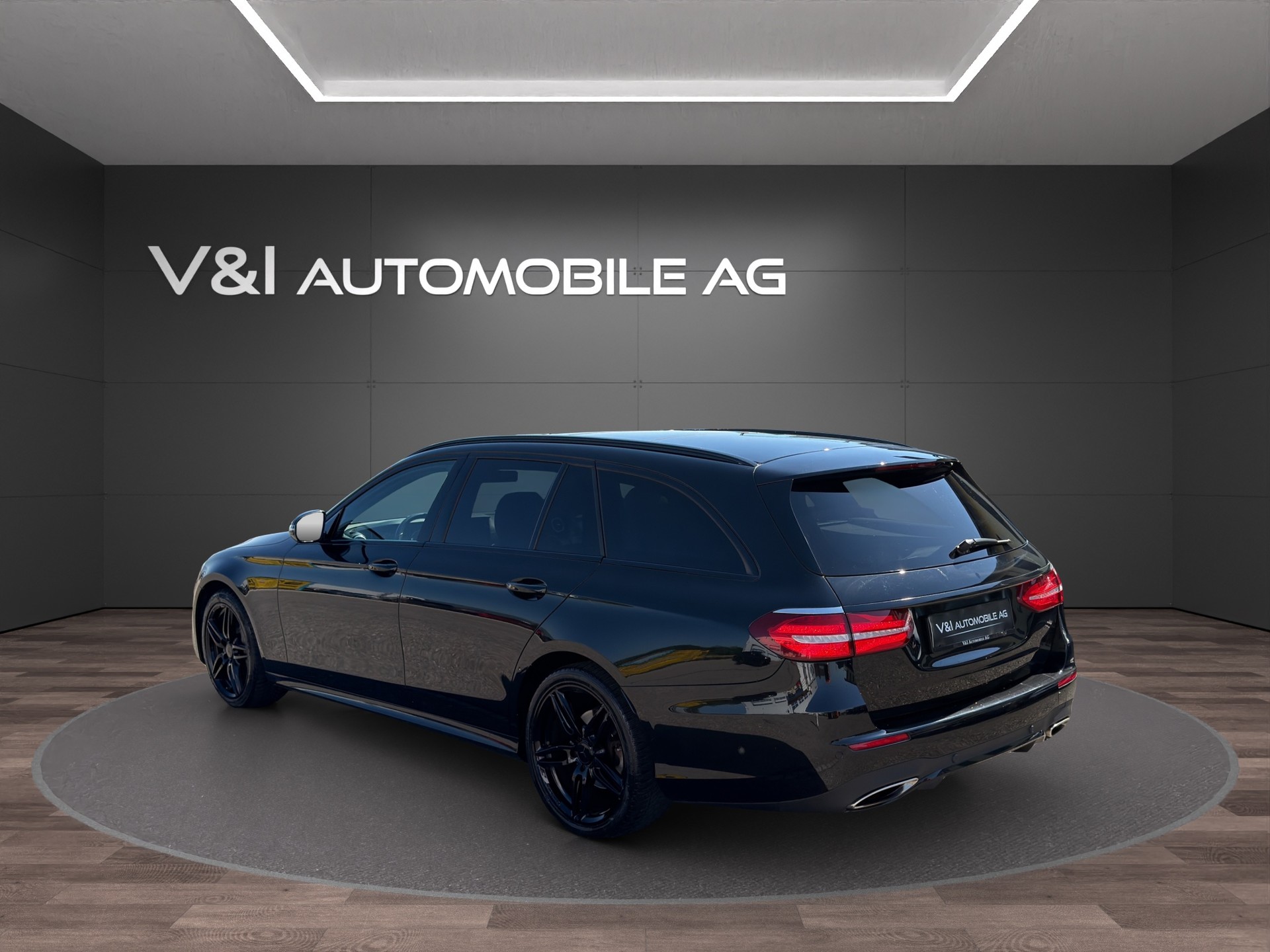 MERCEDES-BENZ E 250 AMG Line 9G-Tronic-image-3