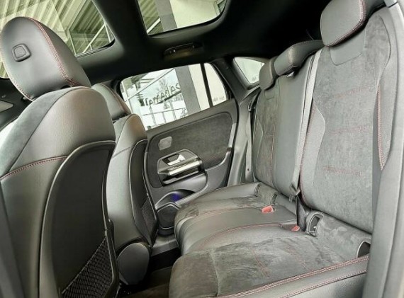 MERCEDES-BENZ GLA 220 d AMG Line 4matic-image-6