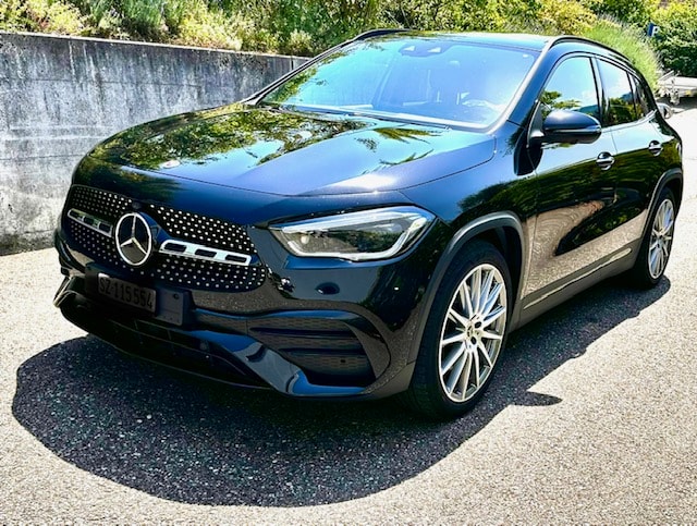 MERCEDES-BENZ GLA 220 d AMG Line 4matic-image-0