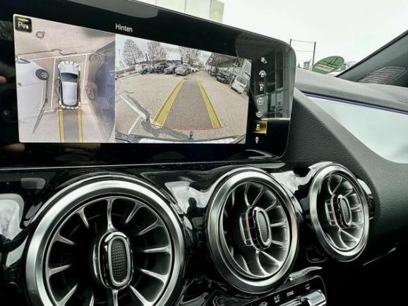 MERCEDES-BENZ GLA 220 d AMG Line 4matic-image-5