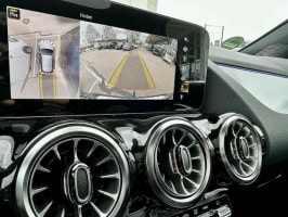 MERCEDES-BENZ GLA 220 d AMG Line 4matic-image-4