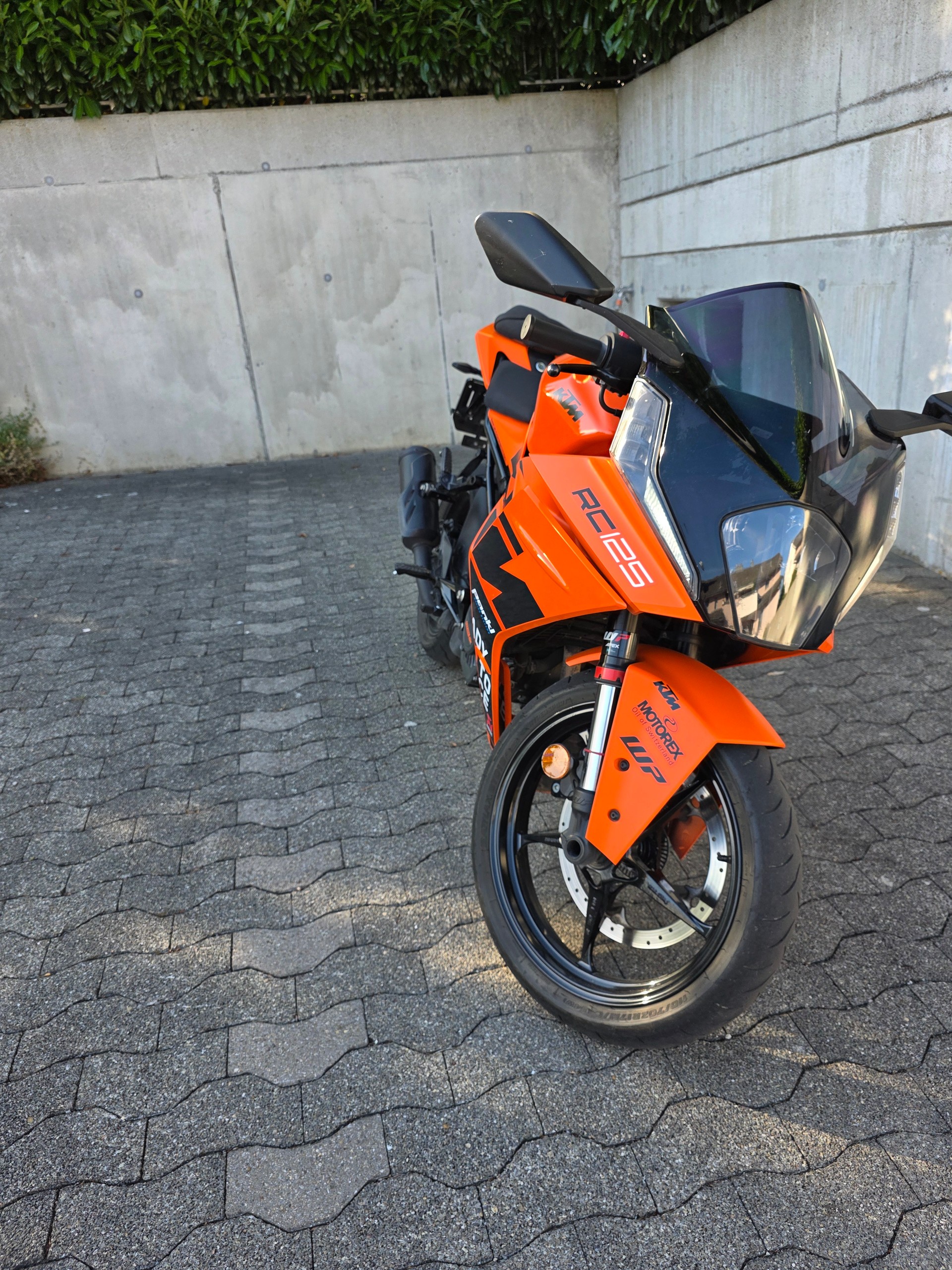 KTM RC 125-image-8