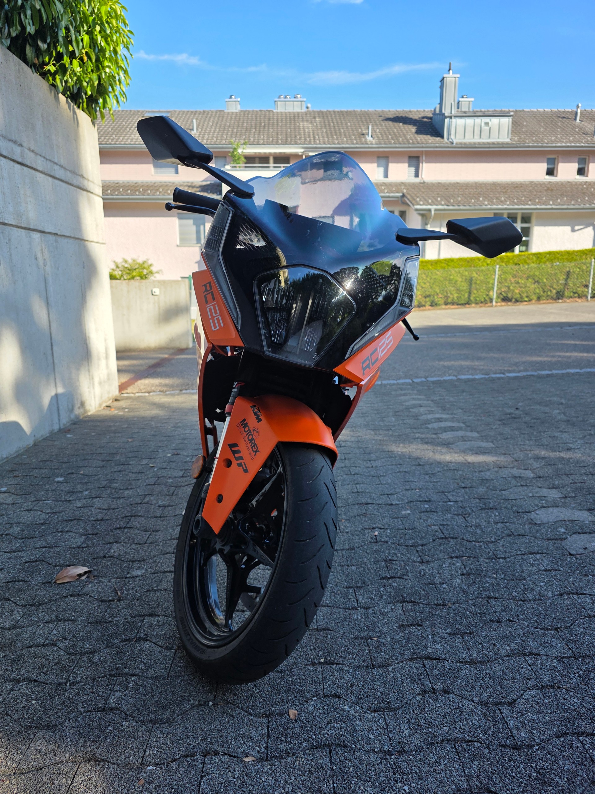 KTM RC 125-image-1