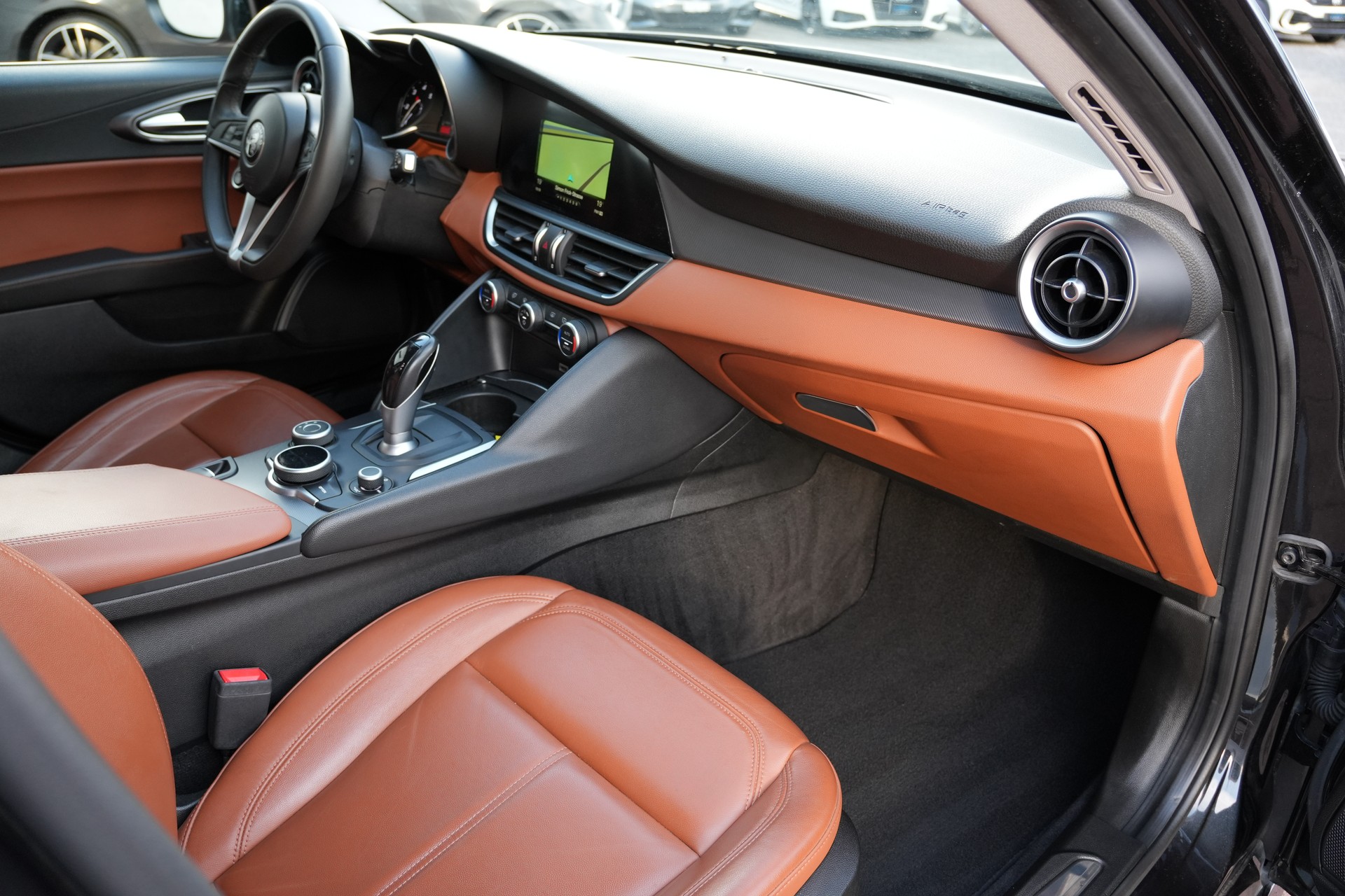 ALFA ROMEO Giulia 2.2 JTDM Super Automatic-image-9
