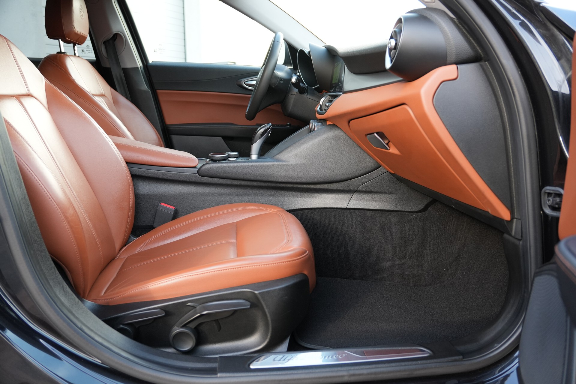 ALFA ROMEO Giulia 2.2 JTDM Super Automatic-image-10