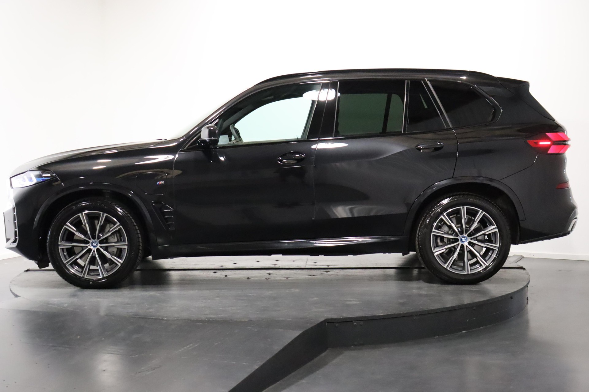 BMW X5 50e xDrive SAG-image-2