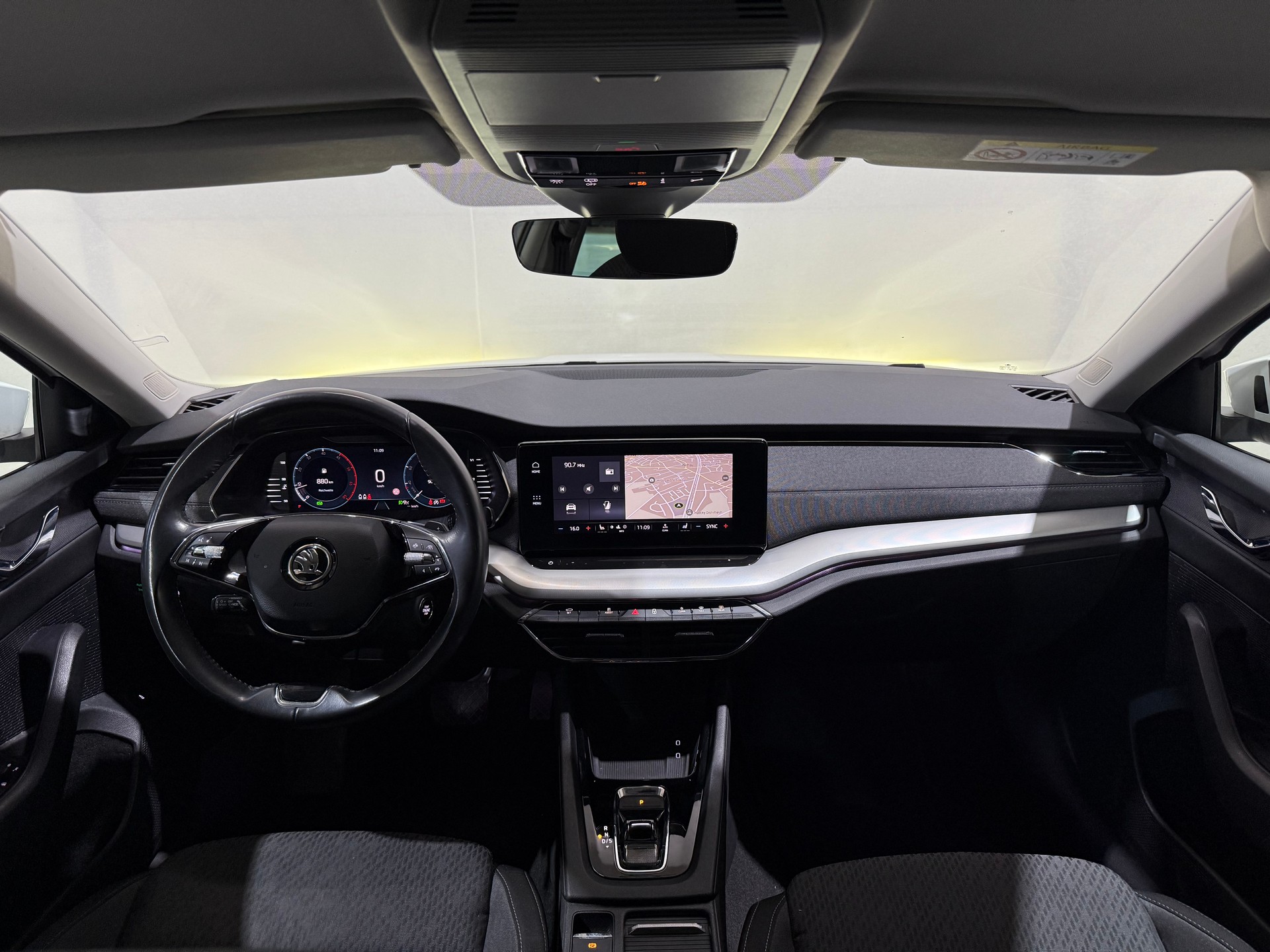 SKODA Octavia Combi 2.0 TDI DSG Style-image-11