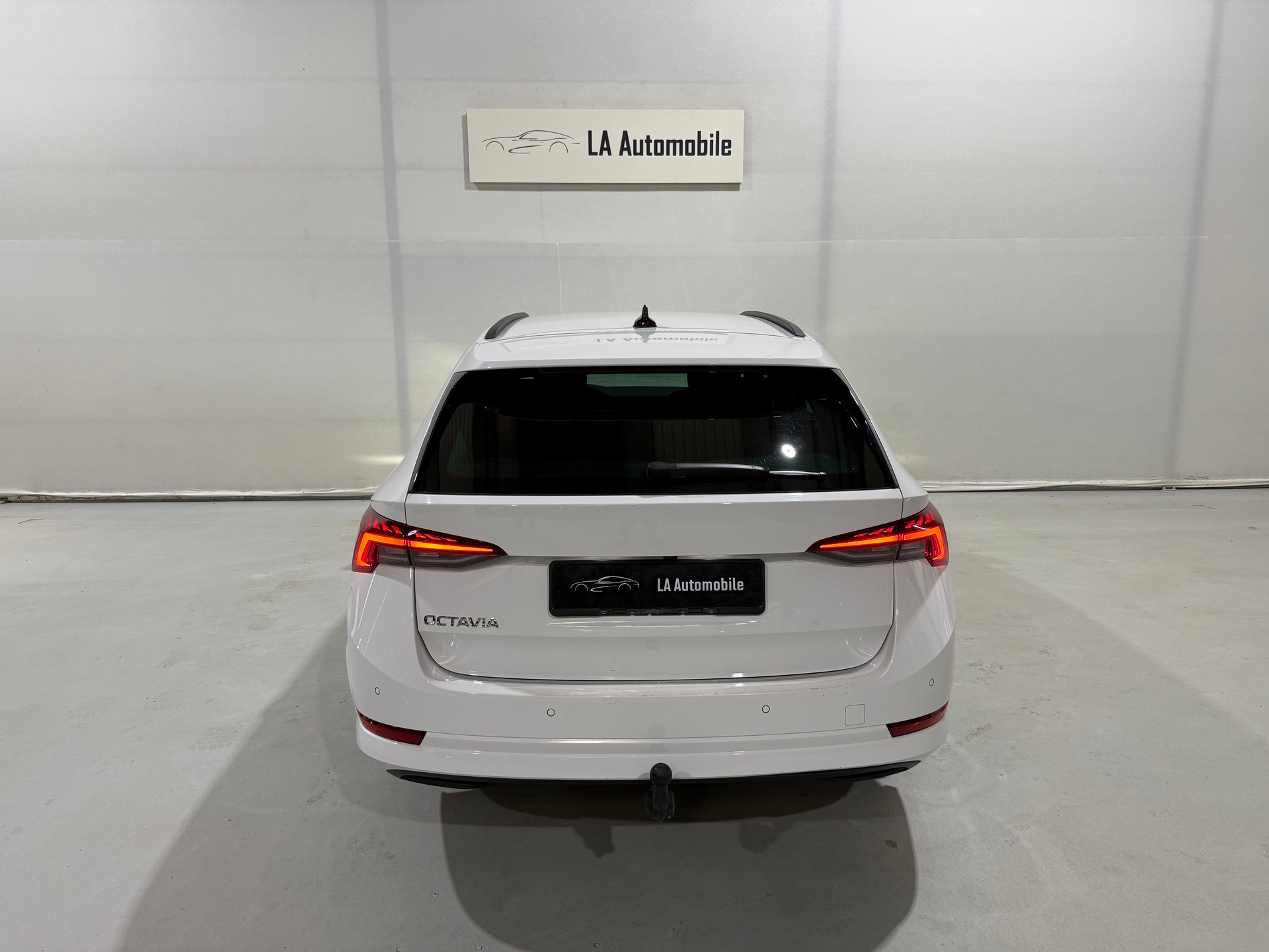 SKODA Octavia Combi 2.0 TDI DSG Style-image-7