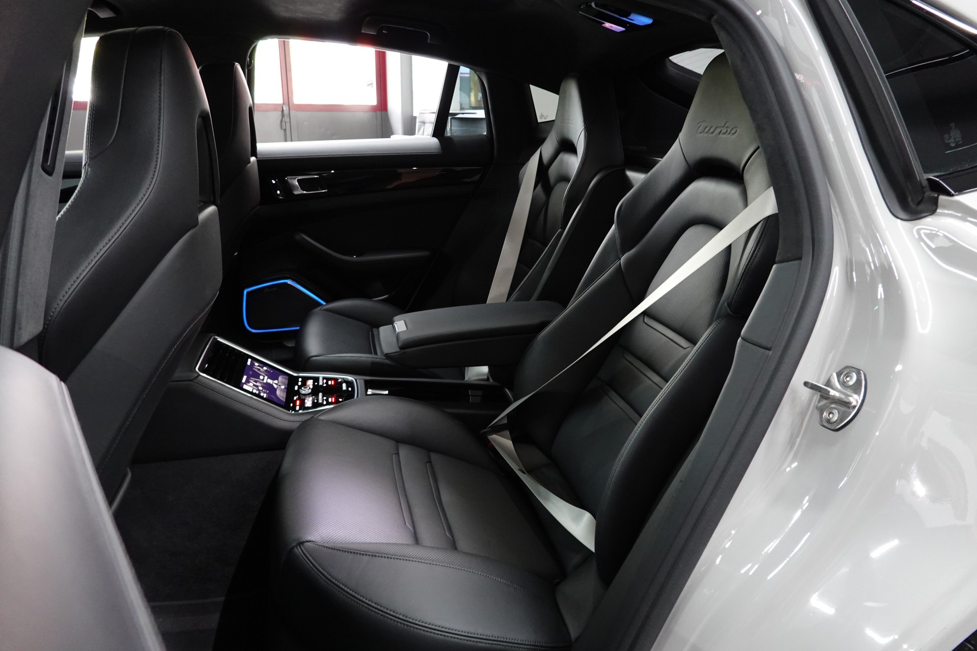 PORSCHE PANAMERA TURBO PDK PTS KREIDE CH-FZ APPROVED LAUFEND BIS 2027-image-39